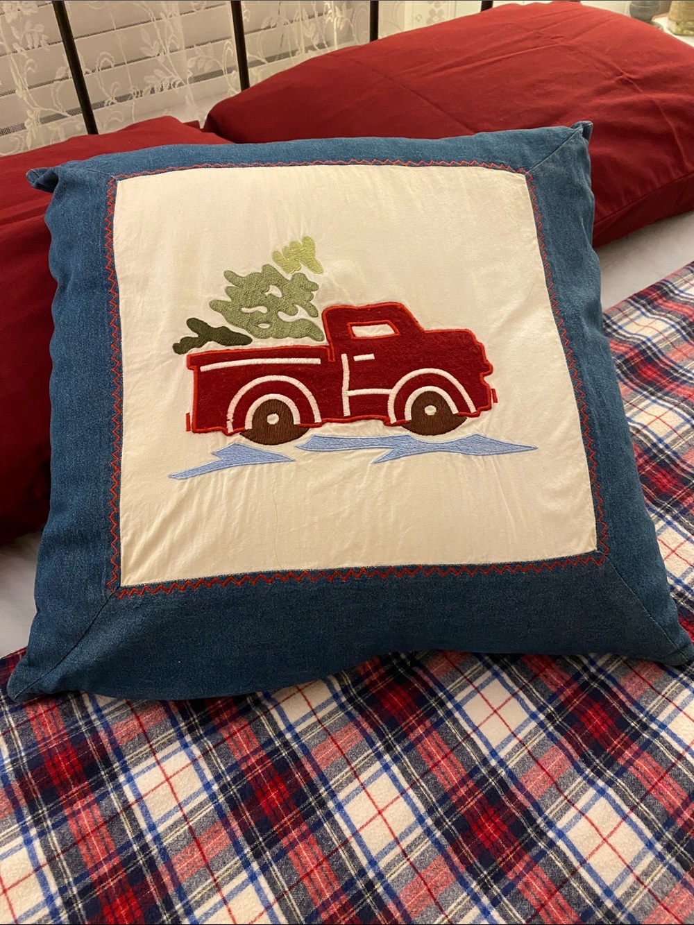 Vtg. Eddie Bauer Red Truck Holiday Pillow with Navy Border and Cream Center